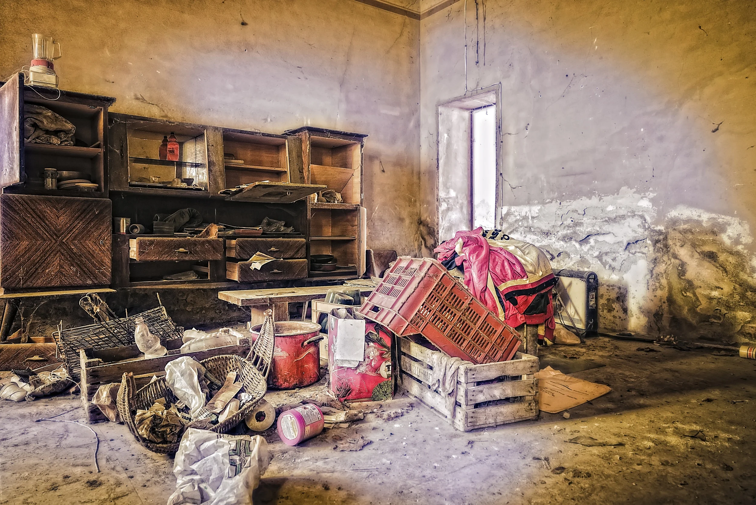 JUNK ROOM - AdobeStock_180721625.jpeg