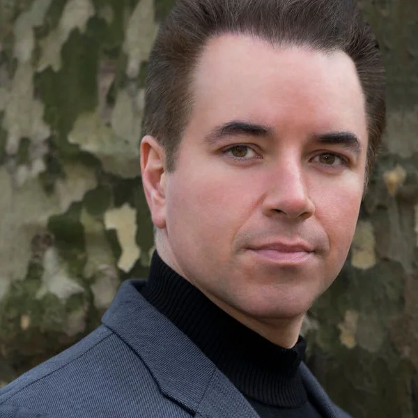 VictorKhodadadHeadshot.jpg