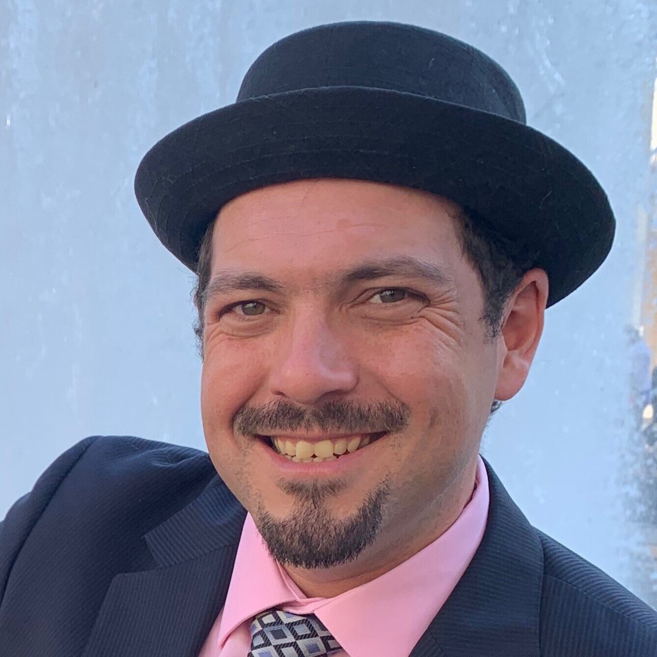 Jay CHACON BARITONE Headshot.jpg