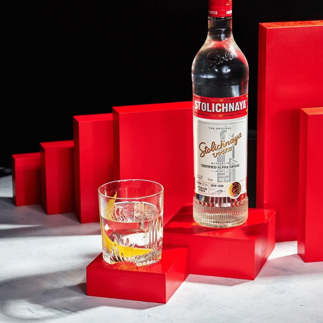 Stoli_No12_VodkaRocks_Studio_GIF.gif