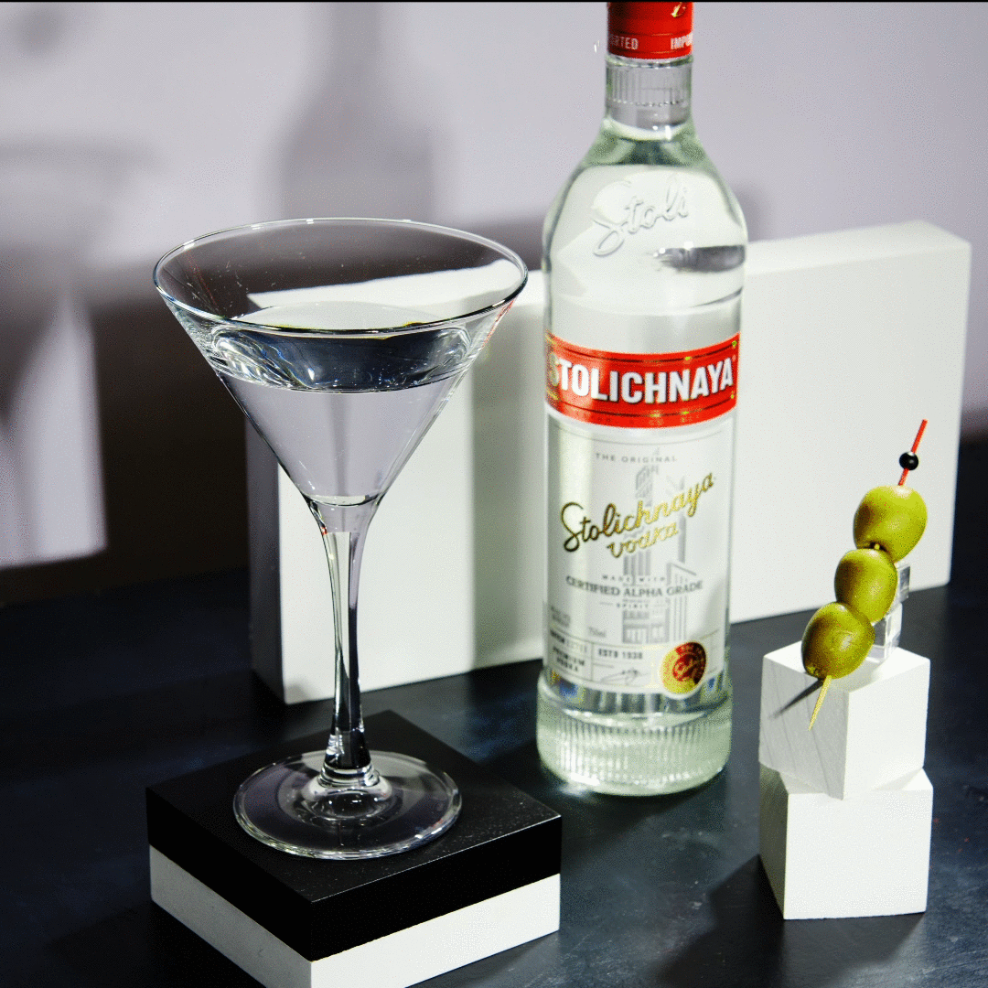 Stoli_No9_Maritini_Studio_GIF.gif