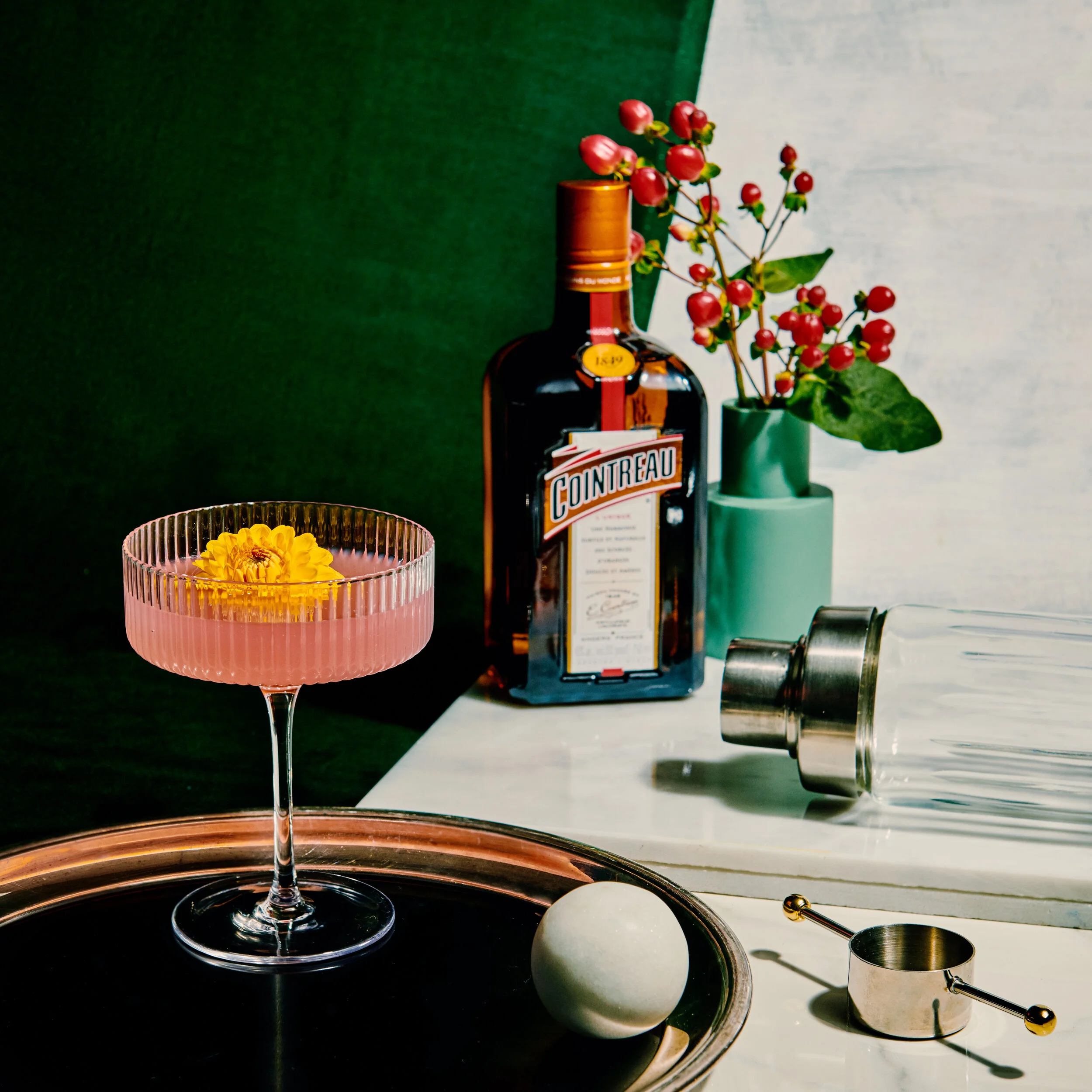 Cointreau_No10_Cocktail_Bottle_Square.jpg
