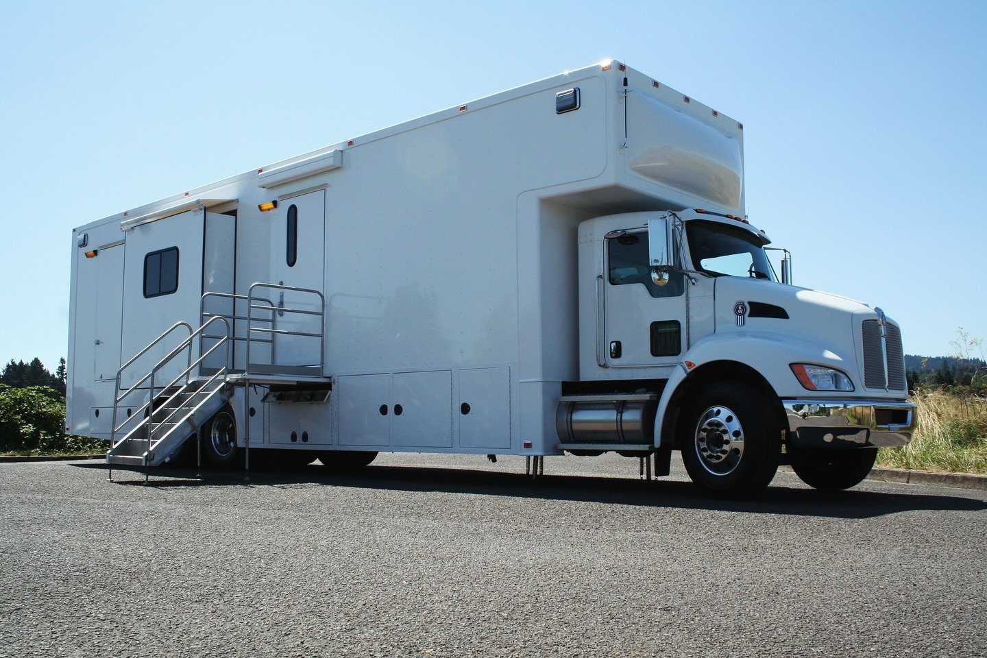 Rapid response, reliable care. 🫡
&nbsp;
Western Shelter&rsquo;s motorized medical clinics ensure healthcare teams can set up and relocate with ease.
&nbsp;
📲 Follow @westernshelter for more!
📨 Send to a friend who must see this
👥 Tag someone who 