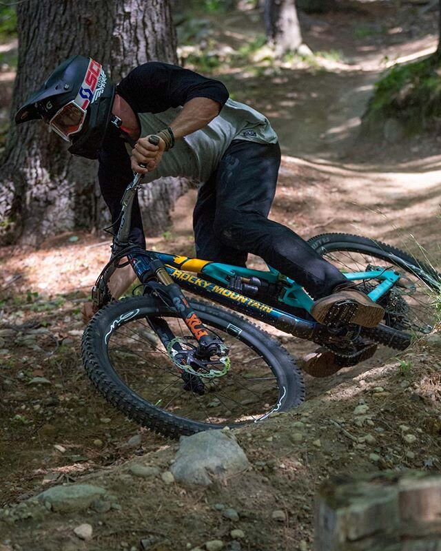 Where will you be placing your wheels this weekend?
#mtb #mtblife #ginrims #mountainbike #outdoors #skill #nature #pedal #carbonrims #trail #enduro #soenduro #allmountain #biketuning #downhill #pumptrack #outdoors #ginswiss #ginexperience #mountain #