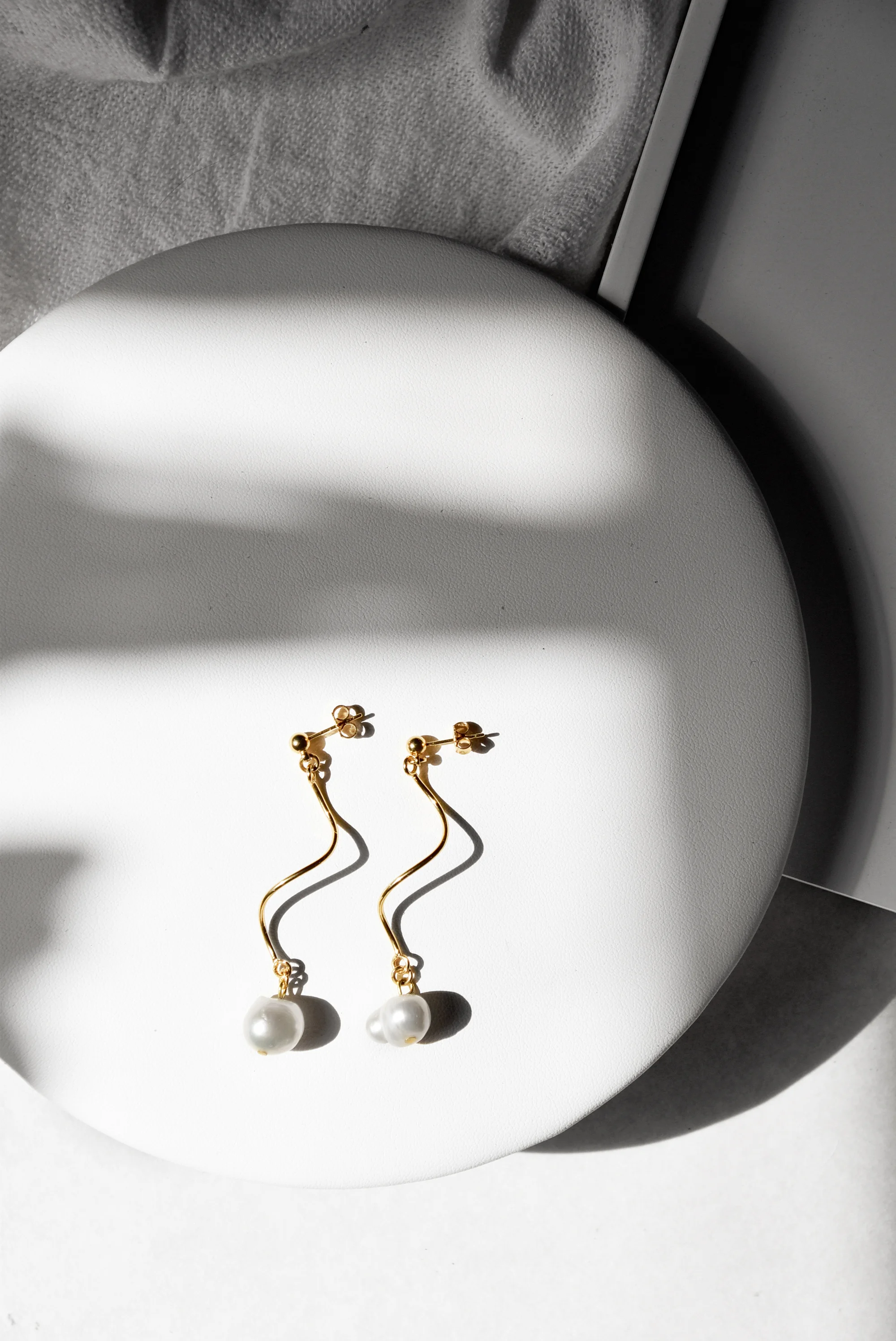 Nashira Arno Jewelry Doris Sculptural Minimal Freshwater Baroque Pearl Hoop Earrings Gold Handmade Sustainable Female Founder Latin American Designer Shop