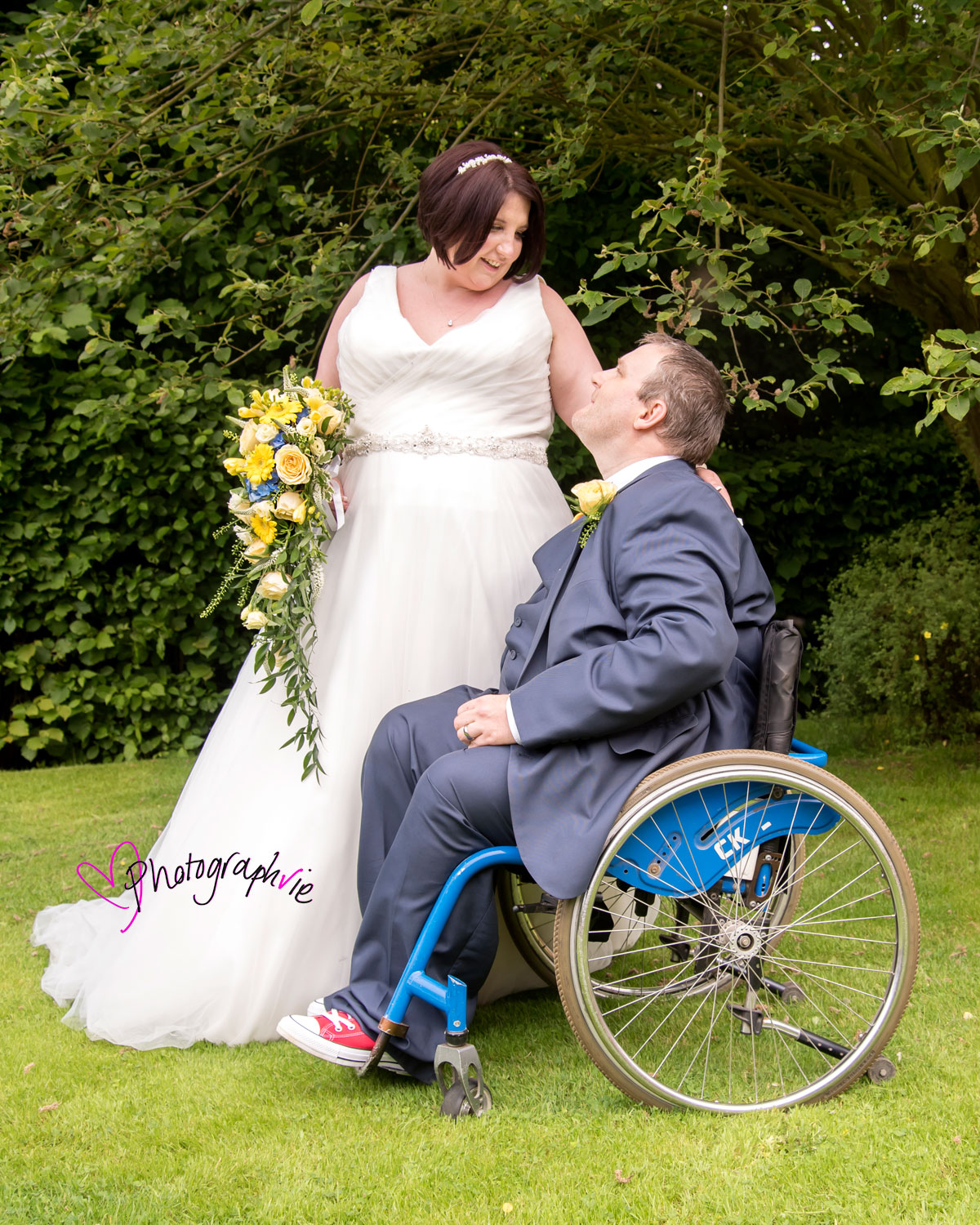 Wedding_photography_Ely_Cambridgeshire_east_anglia_photographer_bride_and_groom_under_tree.jpg