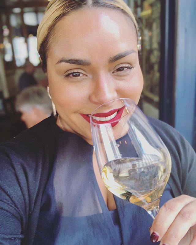 Everything in Paris starts with a glass of wine. .
.
.
.
. #Wine #sant&eacute; #summerwines #rethinkwine #wine #champagne #paristours #winetasting #bonneboucheevent #champagneflowing #foodandwinetours #foodandwinetravel #thebonnebouche #wineetbeaut&e