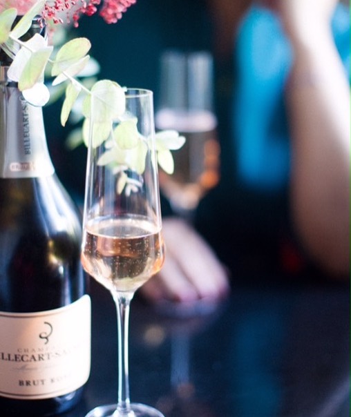 Warmer days lead to a cool glass of champagne. @billecart_estate .
.
.
. #champagne #champagneweekend #rosechampagne #Wine #sant&eacute; #summerwines #rethinkwine #wine #champagne #paristours #winetasting #bonneboucheevent #champagneflowing #foodandw