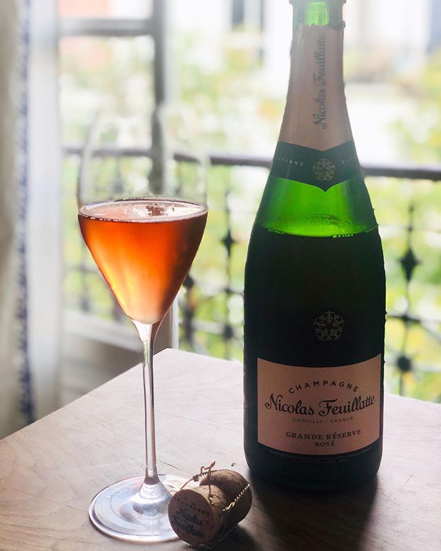 &ldquo;Once you acquire a taste of Champagne, nothing else will do.&rdquo; @nicolasfeuillatte .
. #champagne #champagneweekend #rosechampagne #Wine #sant&eacute; #summerwines #rethinkwine #wine #champagne #paristours #winetasting #bonneboucheevent #c