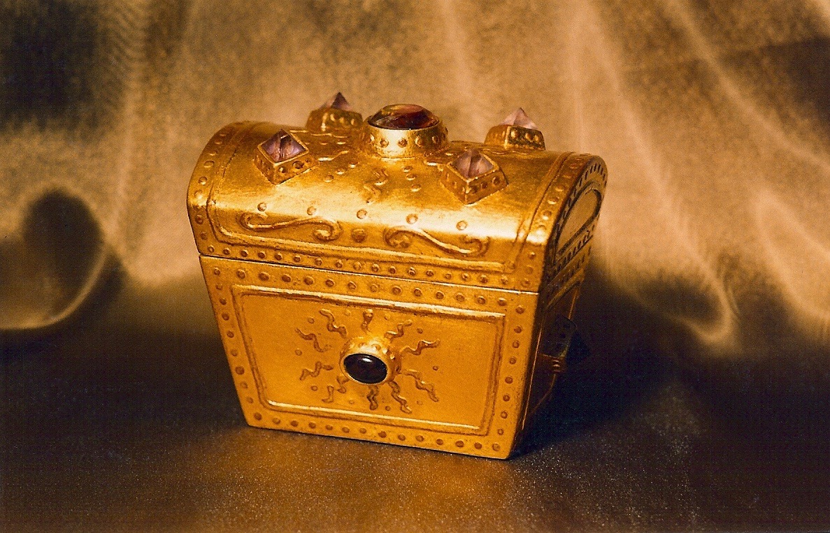 Coffin & King - Medium Gilded Treasure Box with Crystal Finial, wood, 23 kt. gold leaf, 1990s