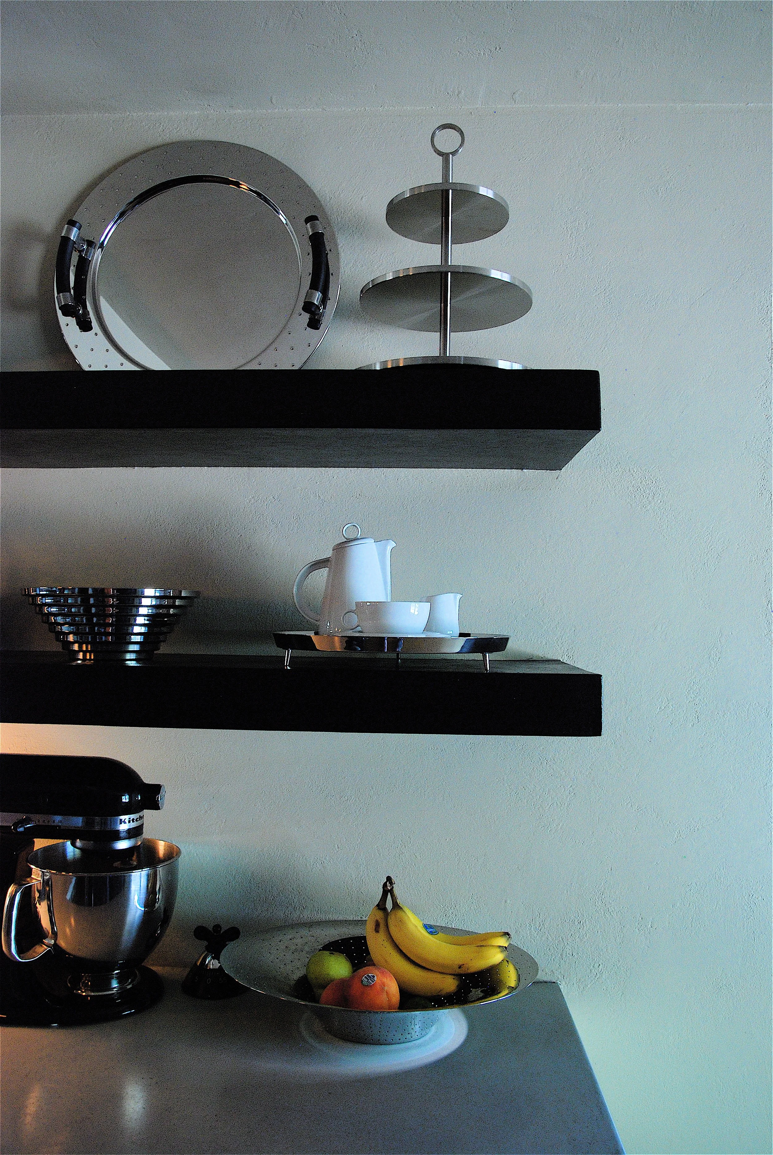 Coffin & King Custom Furniture/ Interiors - Cantilevered Wood Shelves