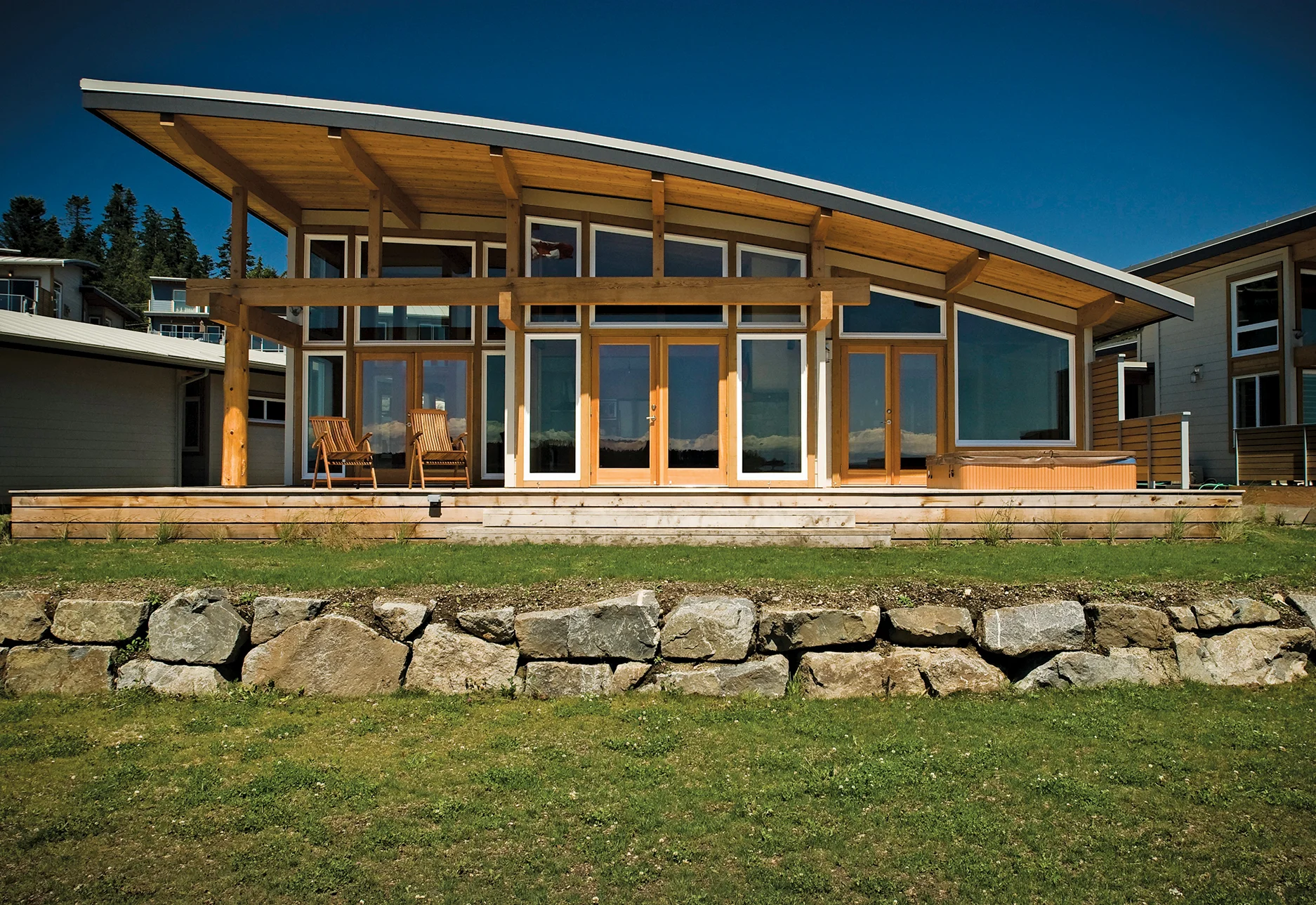 1702_Wakefield_BeachfrontUnitsDayView_DavidDelnea.jpg