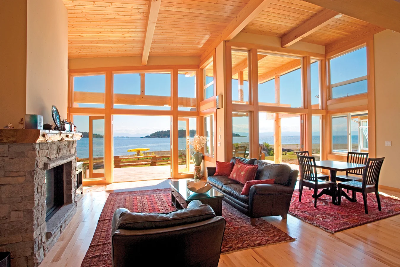 1707_Wakefield_IndoorOutdoorSpacesAtBeachfrontUnit_ChristinaSymons.jpg