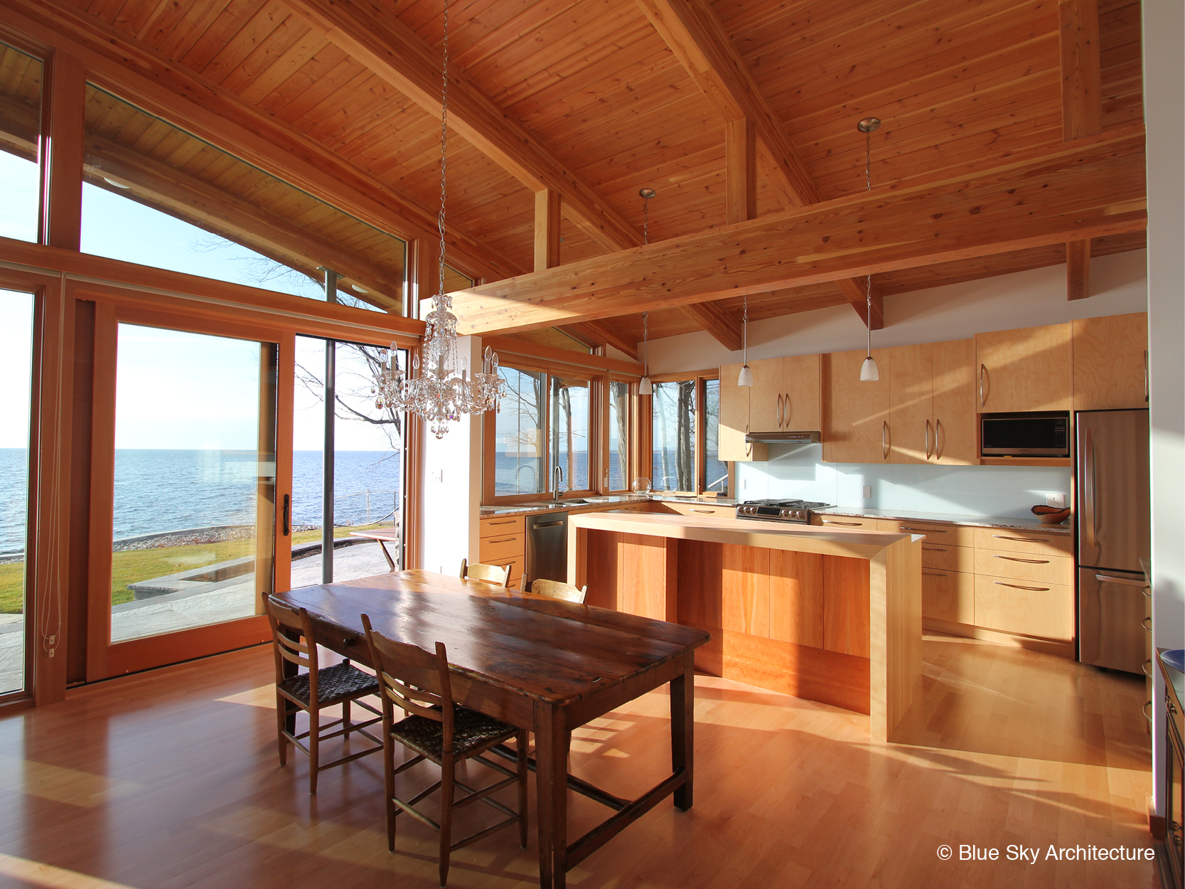 Organic architecture kitchen in a lakefront home design