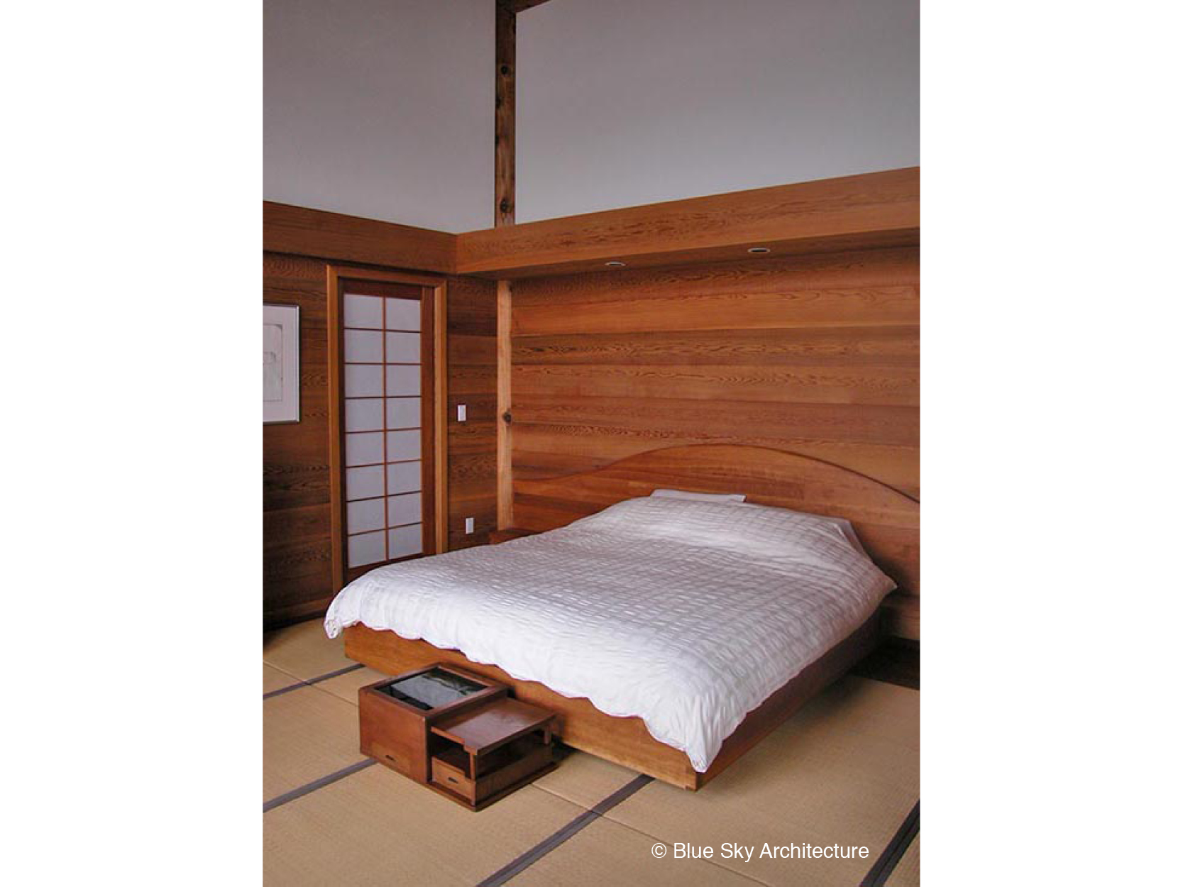 Bedroom with Natural Materials and Shoji Door