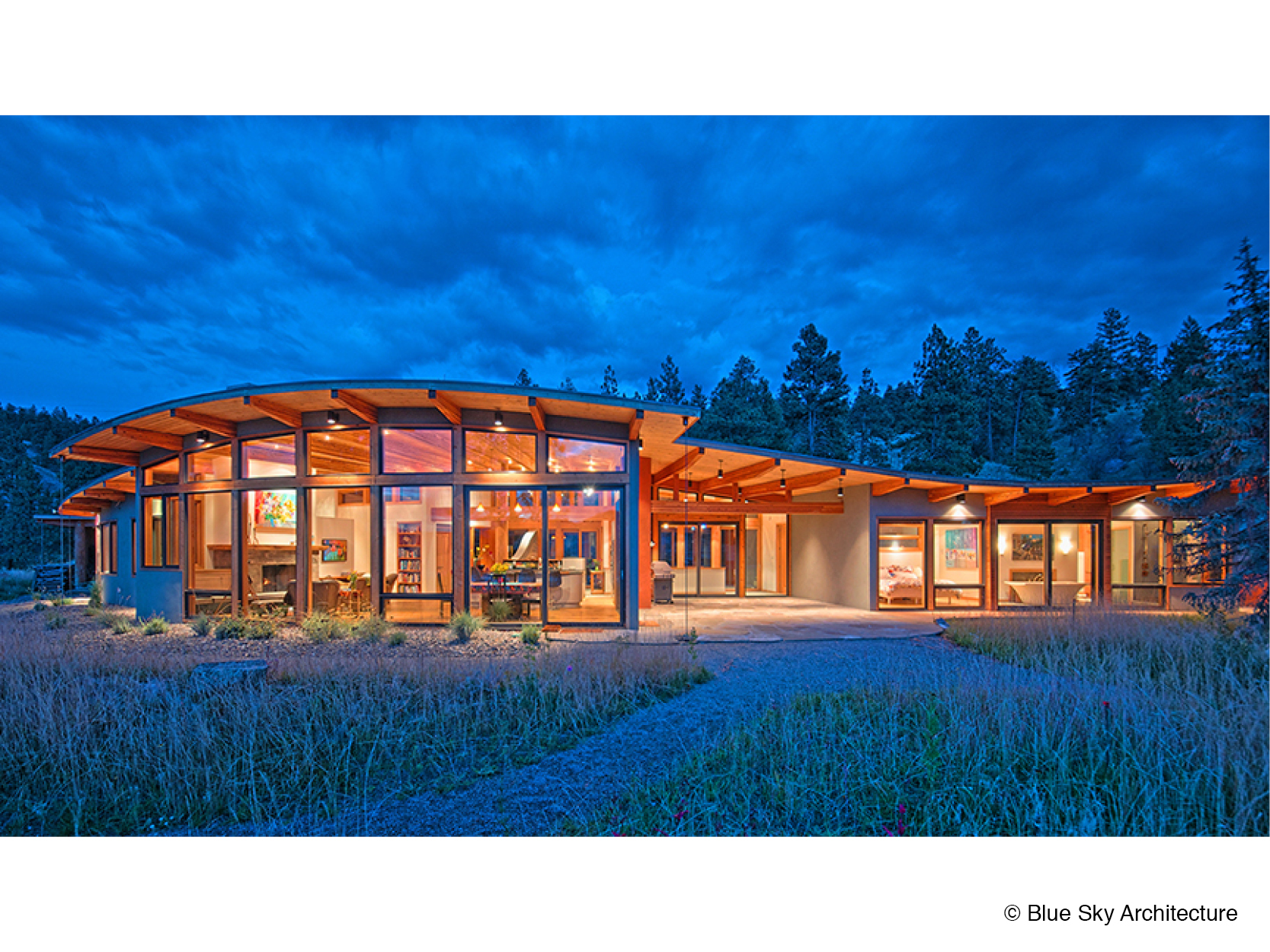 Lakefront heavy timber architecture for a residence