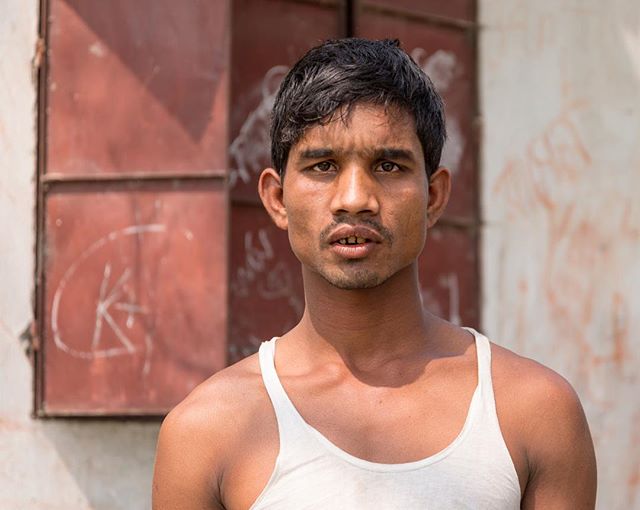 A Bangladesh tobacco farmer. .
.
.
.#bangladesh #farmer #tobaccofarmer #cashcrop #rural #cultural #portrait #portraitphotography #kristofferglennimagery #kristofferpfalmer #pfalmer #nikon #nikond800 #nikon2485