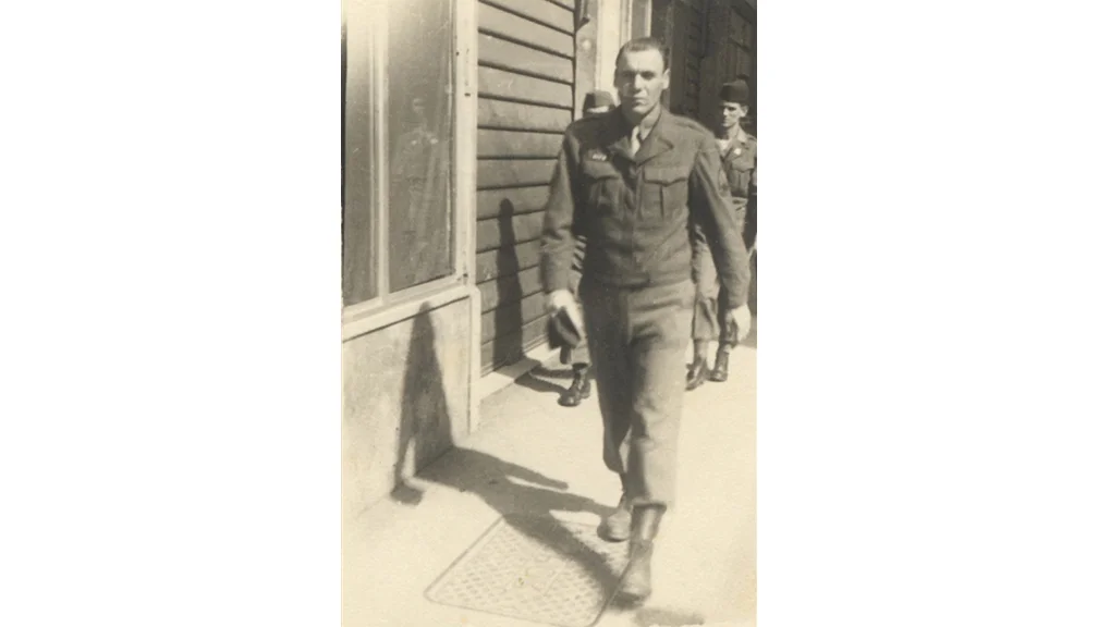   1943-46 U.S. Army .&nbsp; During World War II, served as a machine gunner and infantry staff sergeant in the North African/Italian campaigns. 