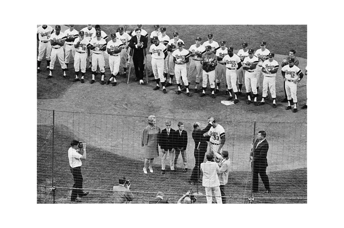 Bavasi and family with Don Drysdale during the 1968 season