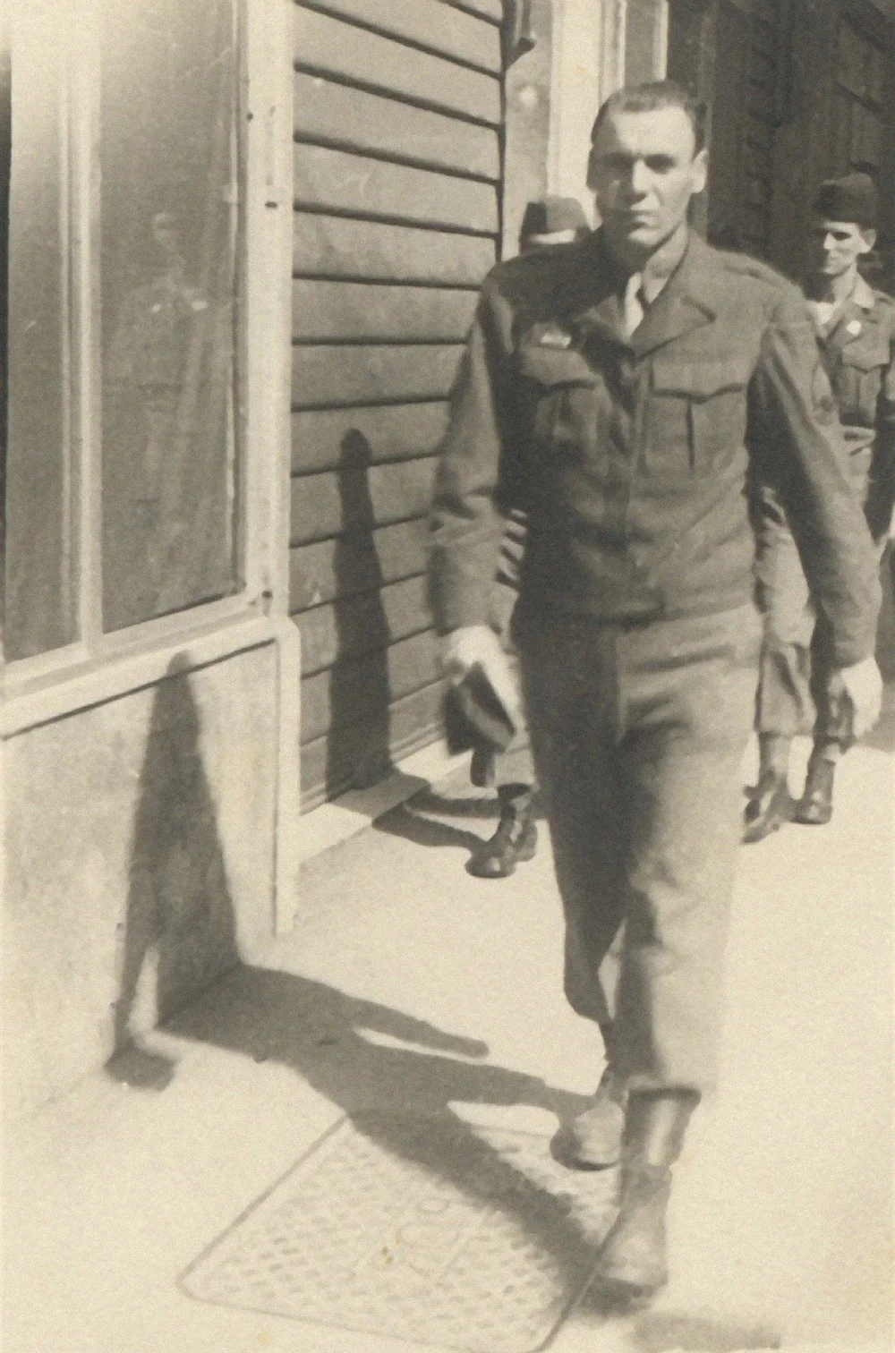 1943-46: U.S. Army During World War II, Bavasi served as a machine gunner and infantry staff sergeant in the North African/Italian campaigns Next »