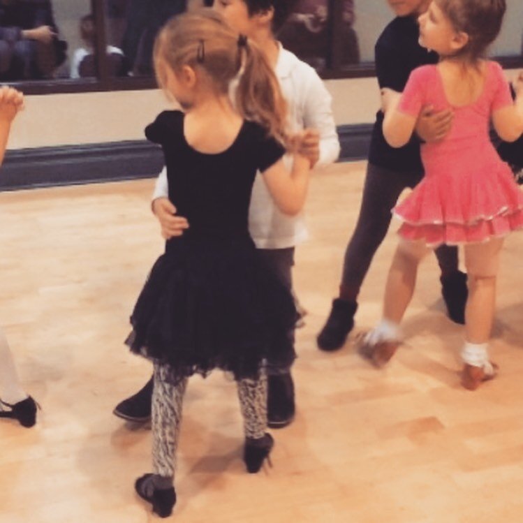 Kids Ballroom Dance Classes in Astoria, NY Ages 5 years and up 33-19 Crescent St Astoria, NY Mondays 4:45pm PetiteBallroom101#kidsdancing #ballroomkidsdancing #kidsdanceclass #startyoung #kidsentertainment #kidsactivity #kidsexercise #kidsastoria