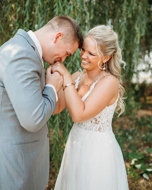 Marry the one that keeps you laughing ❤️ #tnwedding #tnweddingphotographer #nashvillewedding #franklintn