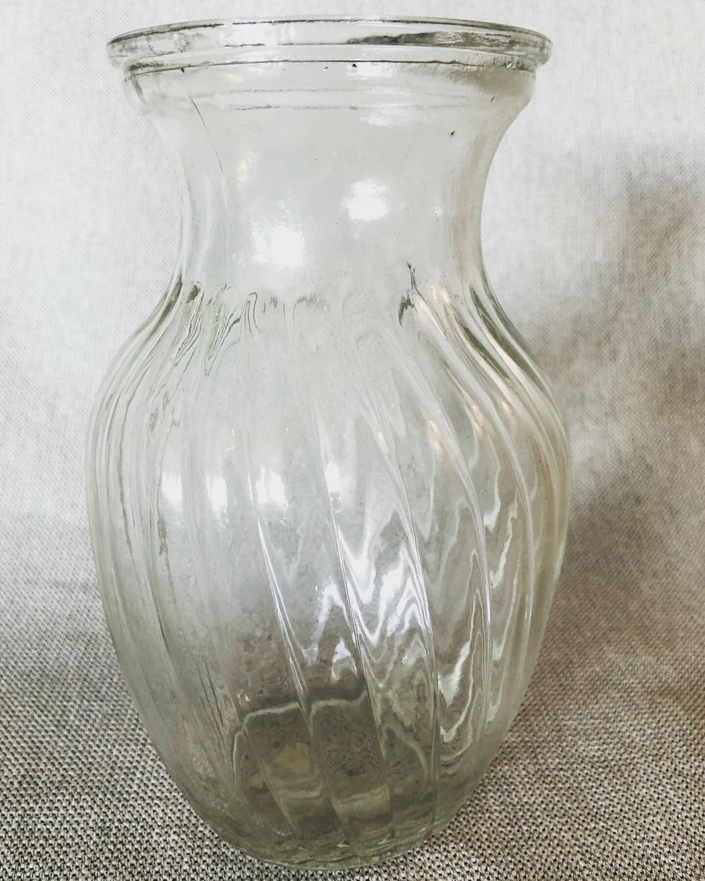 Glass vase made in china #glass #vase #china #flowervase #decor #flowers #bouquet #vessel #ungratefulgranddaughter 

#forsale #garagesale #fleamarket #selling #stuff #secondhand #reuse #reduce #recycle #upcycle #connecticut #grandma #grandmother #coa