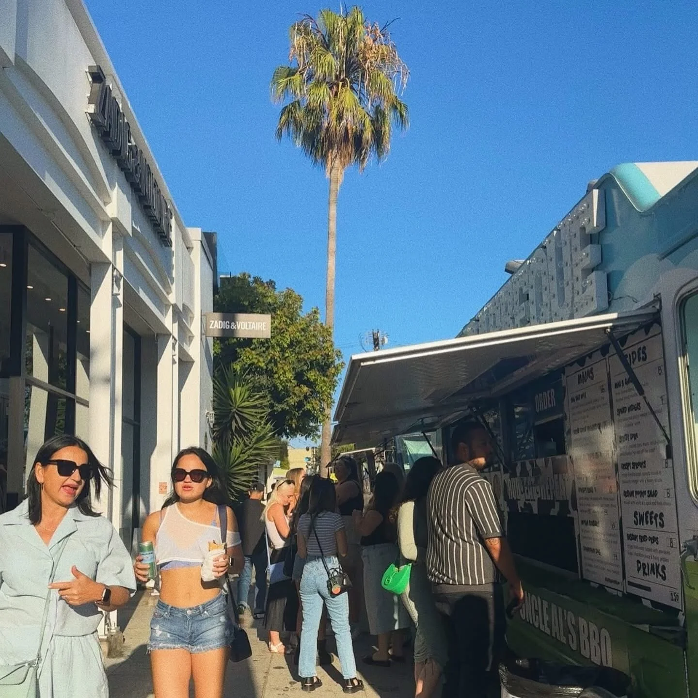 TONIGHT! See you from 5-9:30 on Abbot Kinney Blvd. Swipe for the food truck lineup! 🤩

@8e8thaistreetfood
@birrierialamerameradelvalle
@calicravingtime
@chxsandwiches
@cvlxla
@cousinsmainelobster
@feistyfishpoke_la
@goldendragonchinesefood
@italiapa