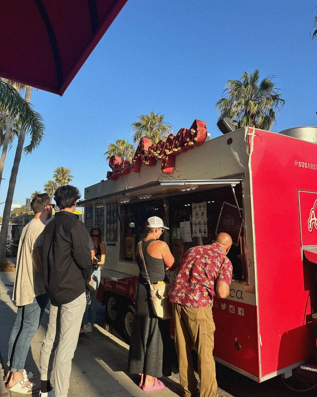 First Friday this week! Come to Abbot Kinney Blvd from 5pm-9:30pm this Friday! We&rsquo;ve got a killer lineup of trucks this month!! Swipe for the list 🥙🫔🍔🌭🍕🍜🍕🍱🍦

#abbotkinney #firstfridays #venicebeach #losangelesfoodtrucks