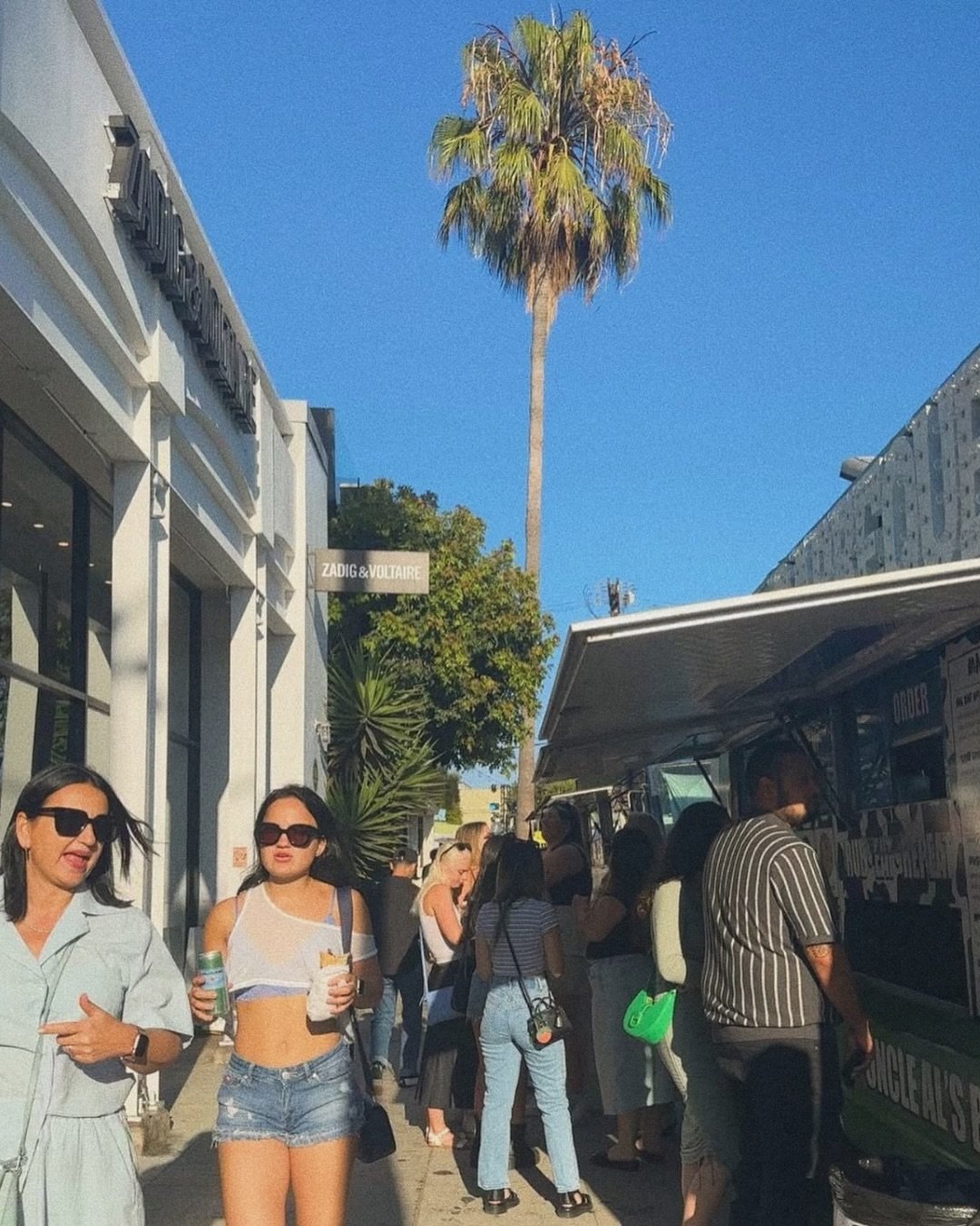 FIRST FRIDAY! April 3rd from 5-9:30 on Abbot Kinney Blvd! Your favorite food trucks are back on the street! Stay tuned for the lineup 👀

#abbotkinneyblvd #losangelesfoodtrucks #firstfridays #venicebeach
