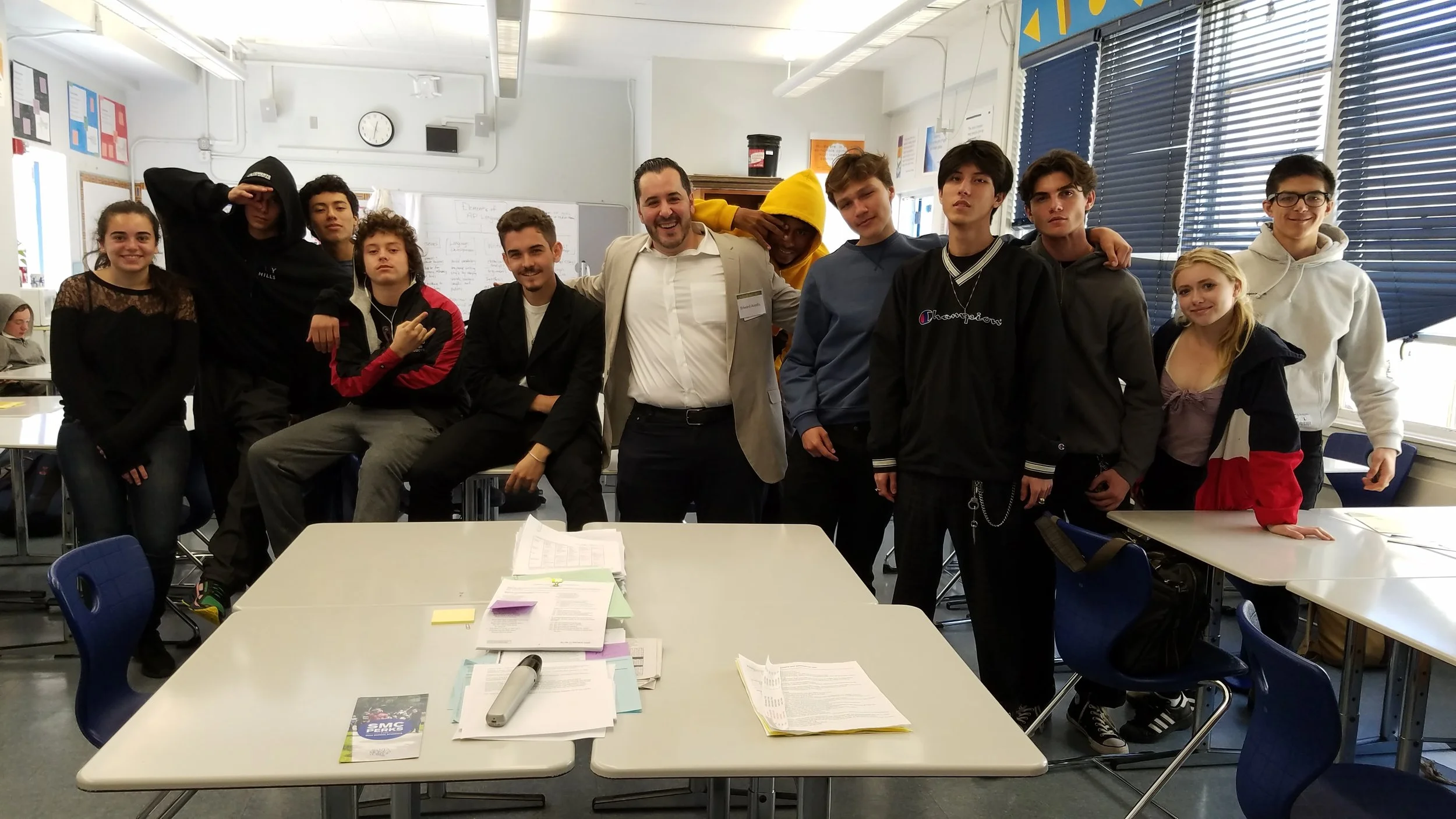 With a group of awesome kids at the SAMOHI Career Day in March 2017 ! I had the pleasure of sharing my story, and answering questions about entrepreneurship. 
