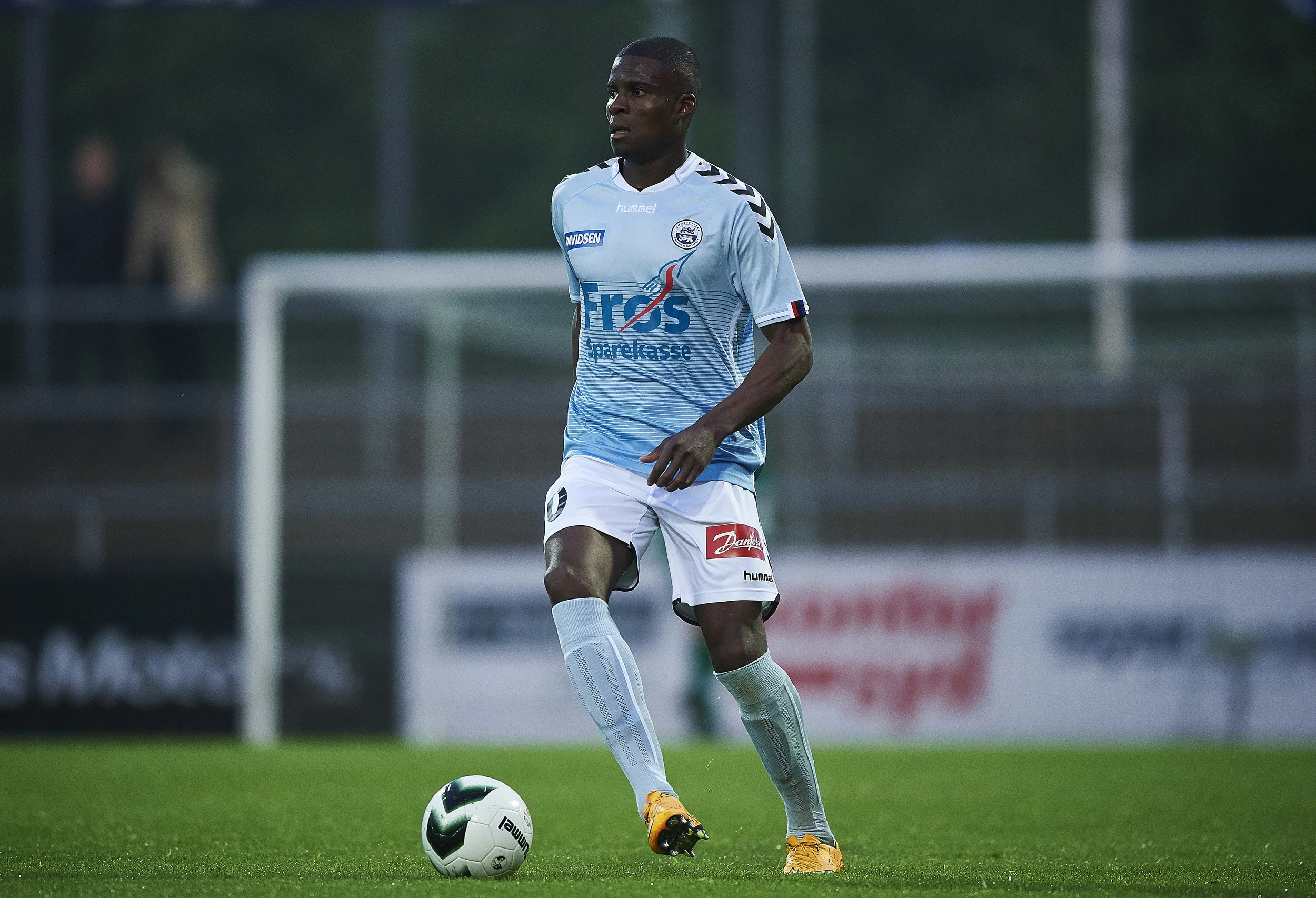 Francis Dickoh var senest med til at vinde sølv for SønderjyskE i Superligaen. Foto: Lars Rønbøg/Getty Images