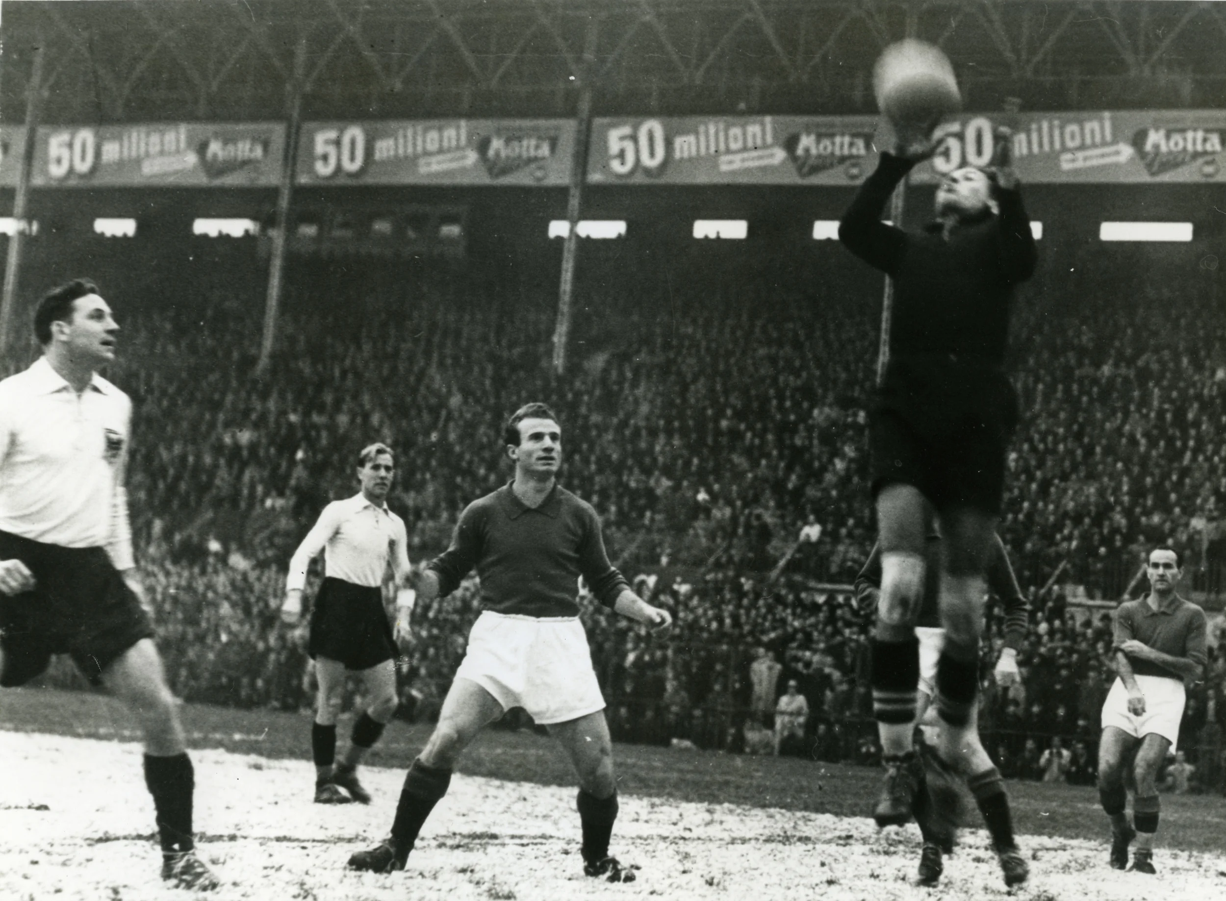 Valentino Mazzola, stjernen over dem alle på Torino-mandskabet. Foto: Getty Images
