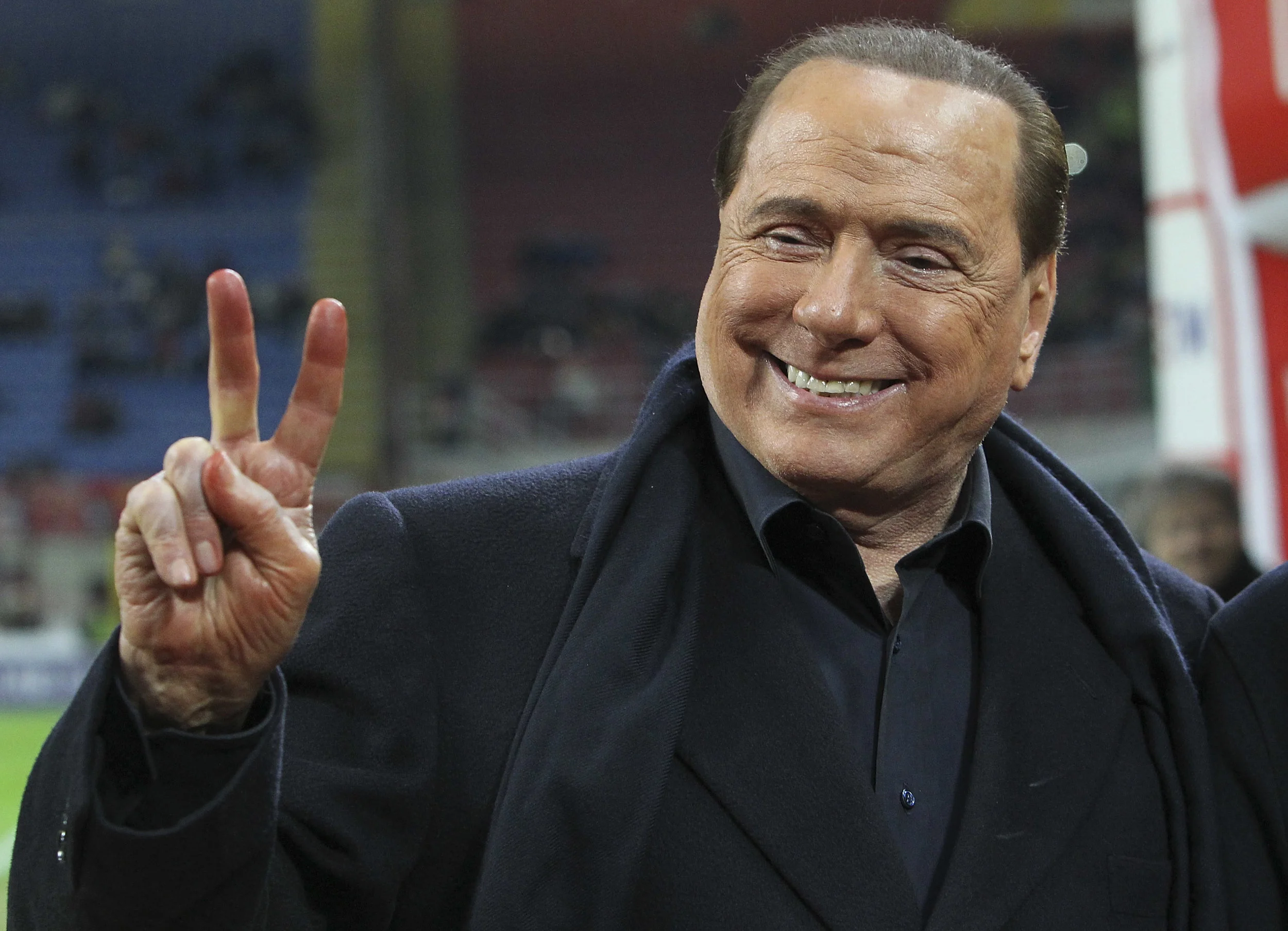 Silvio Berlusconi på stadion mens han stadig ejede AC Milan. Nu har kinesere overtaget klubben for mere end 5 mia. kr. Foto: Getty Images
