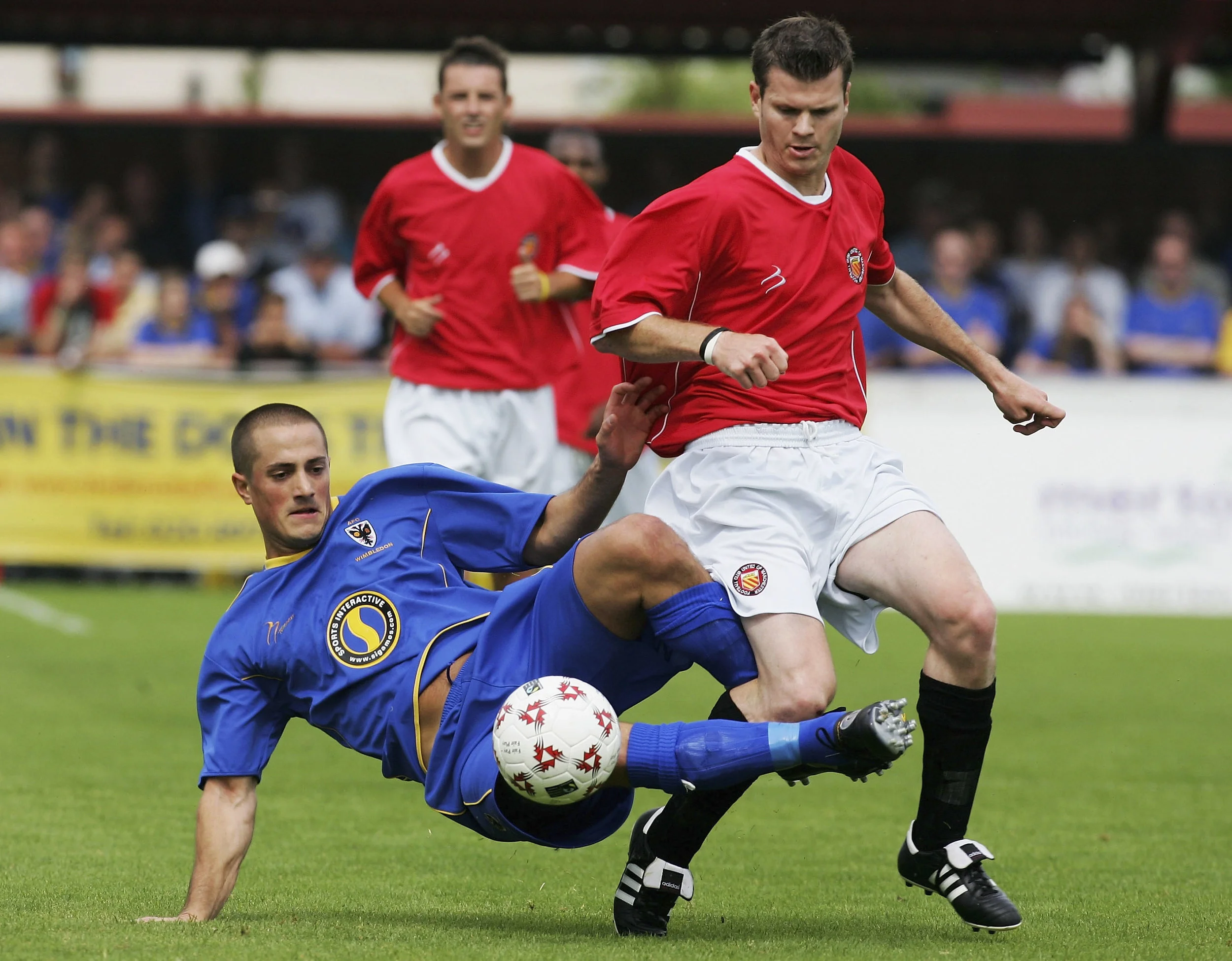 FC United of Wimbledon spillede umiddelbart efter dannelsen en venskabskamp mod den ligeledes fanskabte klub AFC Wimbledon - som du også kan læse om her på Mediano. Foto: Getty Images