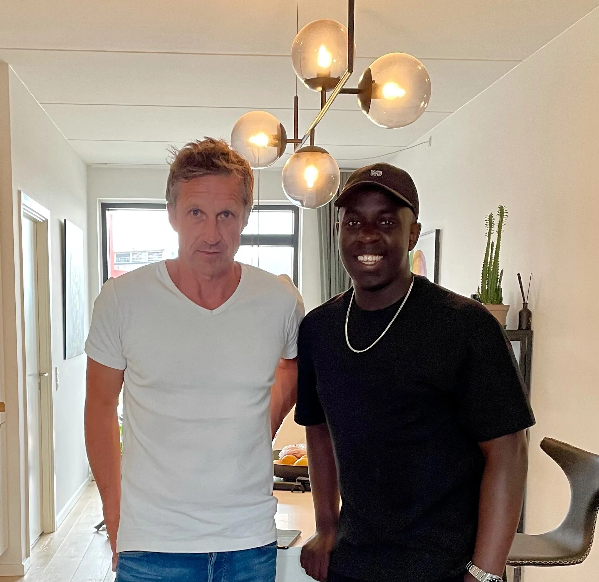 Troels Bech i en samtale med Melvin Kakooza