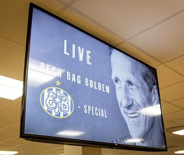 Troels Bech i en samtale med Jens Jørn Bertelsen, Jerry Lucena og Mads Larsen i en EfB-Live