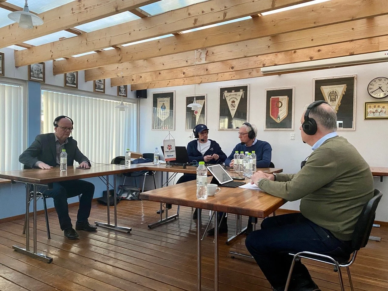 Troels Bech i en samtale om udviklingen i dansk fodbold med Jim Stjerne, Per Rud og Thomas Christensen