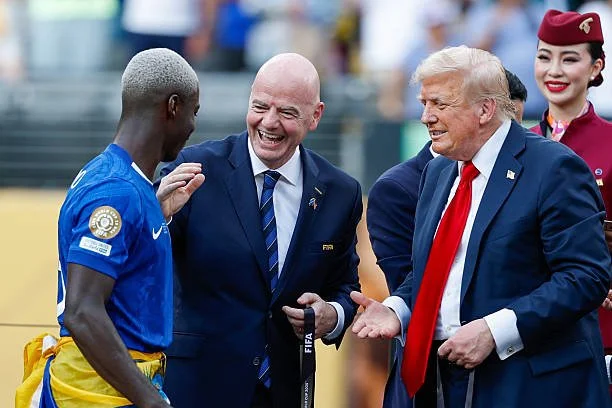 Har vi lyst til at se Mbappé, Kimmich og Kane gøre honnør for Donald Trump?