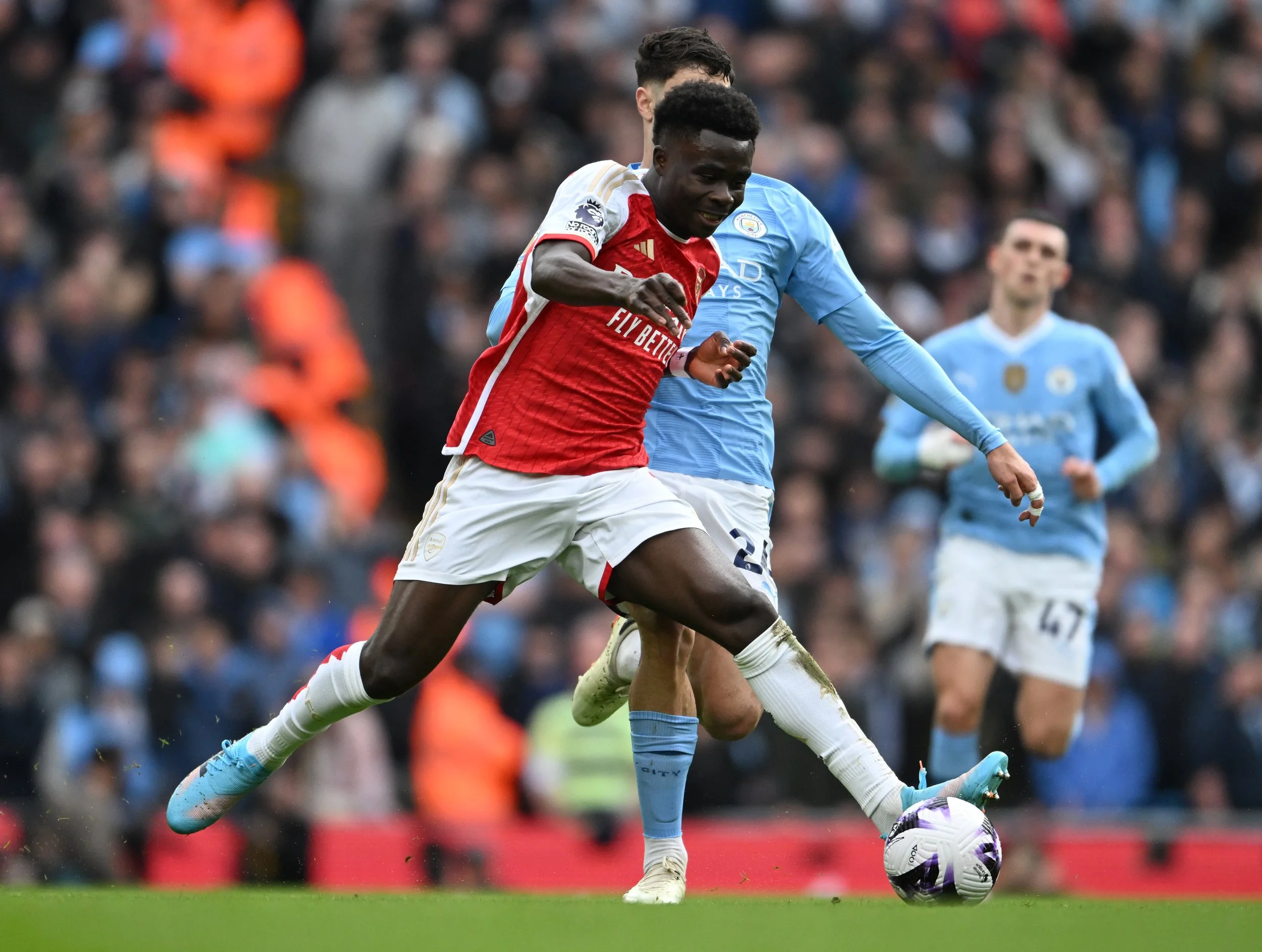 Max Mediano: Engelsk finale, Como deep-dive og derbyer i Tyne Wear, Rhein og Madrid