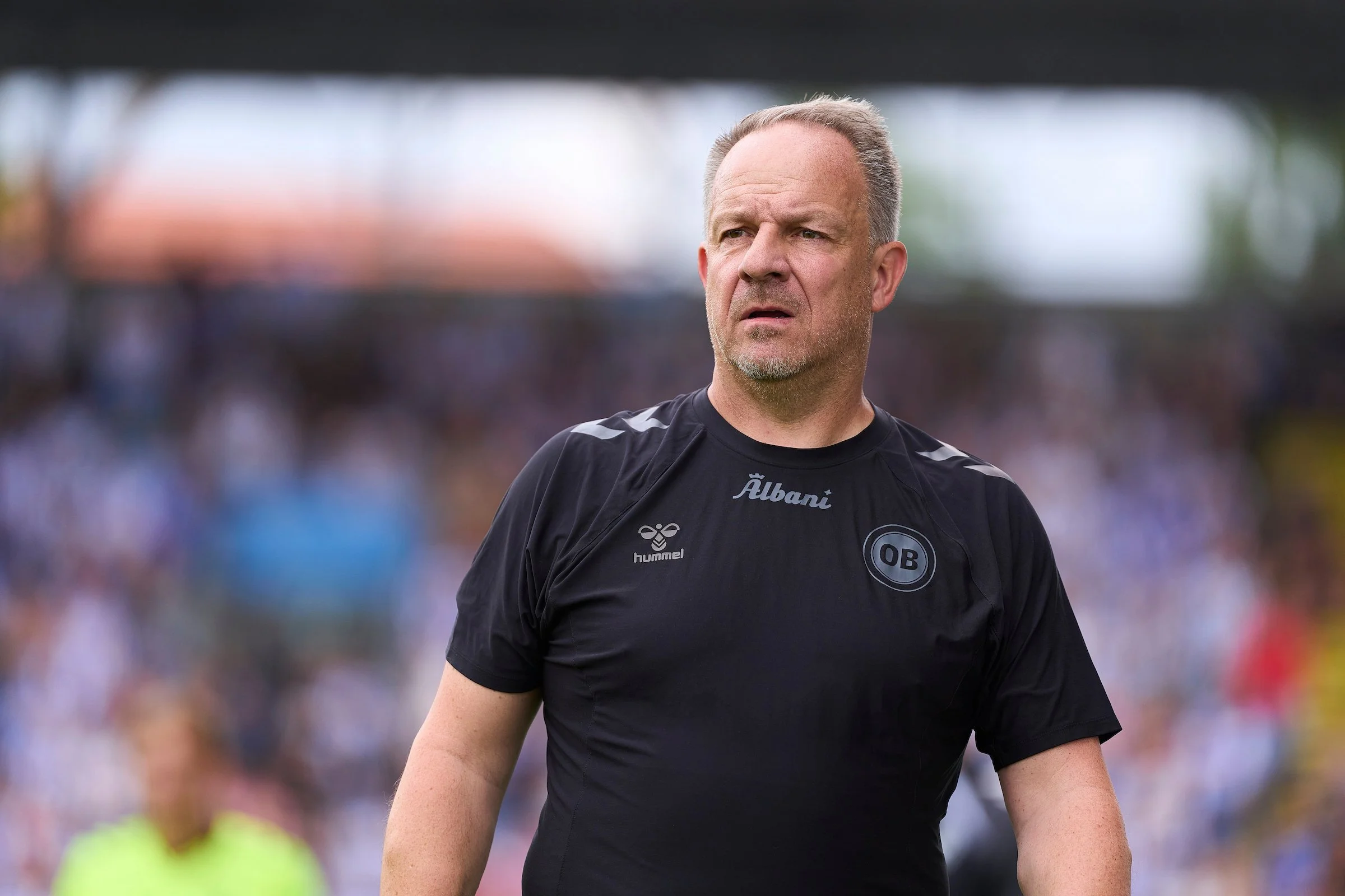 Mediano Breaking: Zorniger sparket ud i OB - Thomasberg tager over  