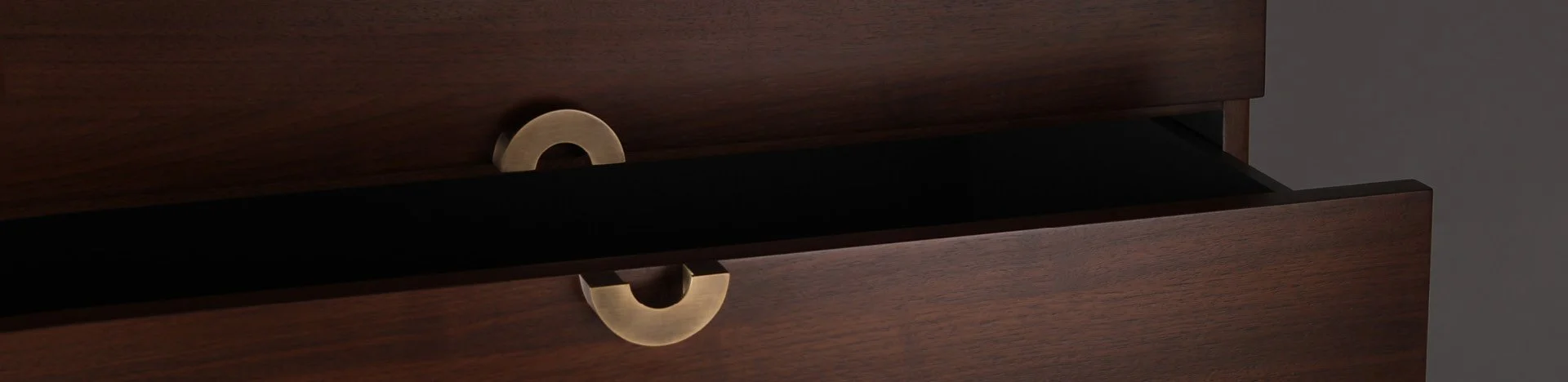 Side Table_Cuirinde.jpg
