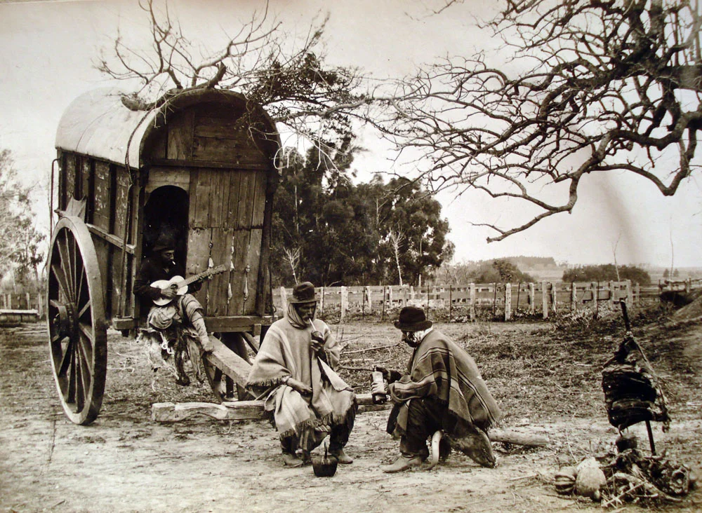 Gauchos_mateando.jpg