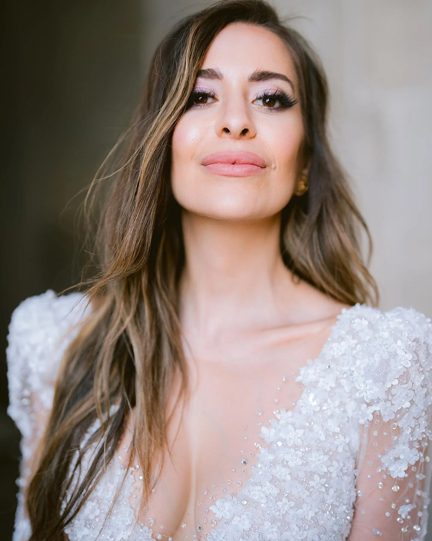 Just gorgeous. 
&hellip;
Photo @audreyparisphoto 
The gorgeous girl @everydayvogue 
Gown @maisonsignore @kleinfeldbridal 
Hair &amp; makeup @sannimakeupartist 
❤️
&hellip;
#destinationwedding #bridalstyle #weddinginparis #bridetobe2023 #bridalmakeup 