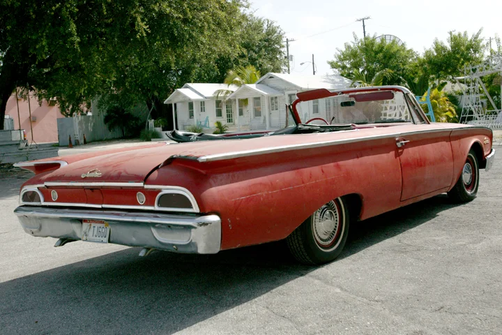 Ford-1962-Galaxie-Sunliner-05.jpg