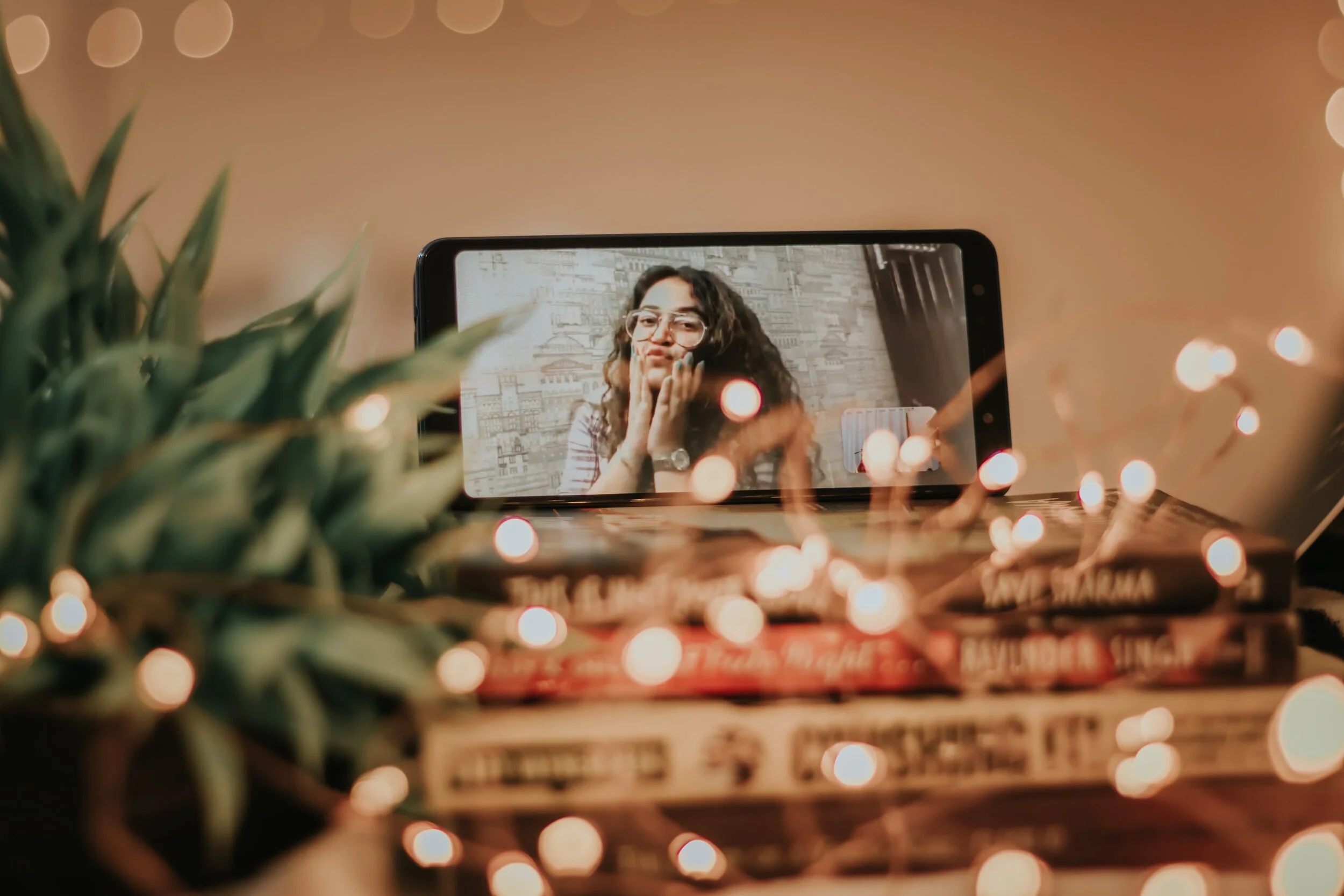 Here's The Best Apps To Combat Feeling Isolated Whilst In Lockdown