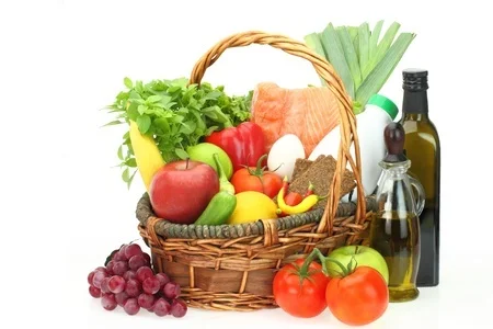 15962296_S_grains_bread_grapes_tomatoes_olive_oil_ basket_celery.jpg
