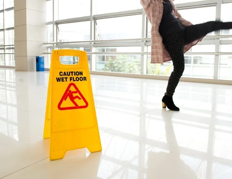 20227163_M_Slip_Fall_floors_wet.jpg