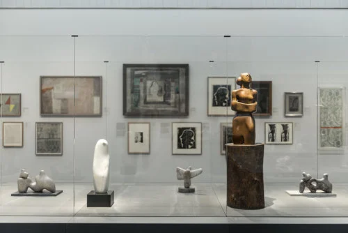 installation+view+Barbara+Hepworth-+Sculpture+for+a+Modern+World_01.jpg