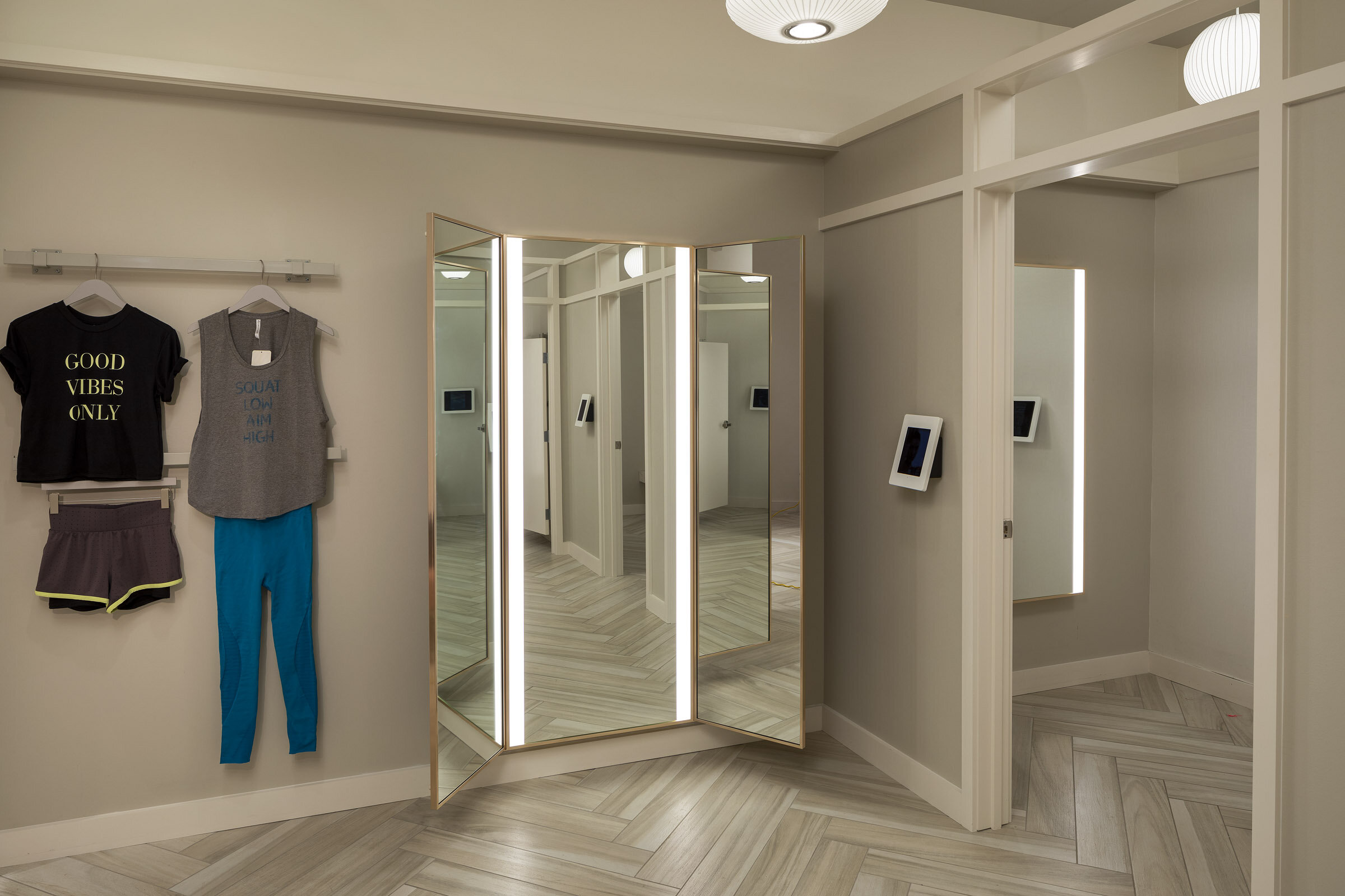 Stylmark: FITTING ROOMS: Mirror Solutions & mirror framing